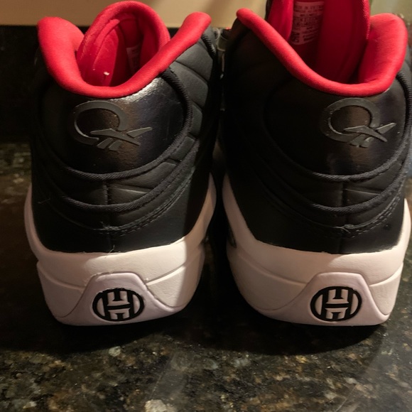 Allen Iverson the Question sneaker! Women’s 9/men’s 7.5. - Picture 3 of 5